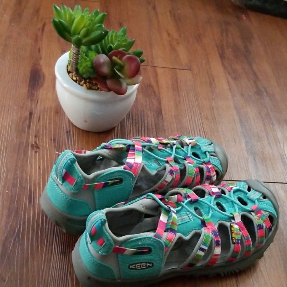 NWT Keen Whisper
